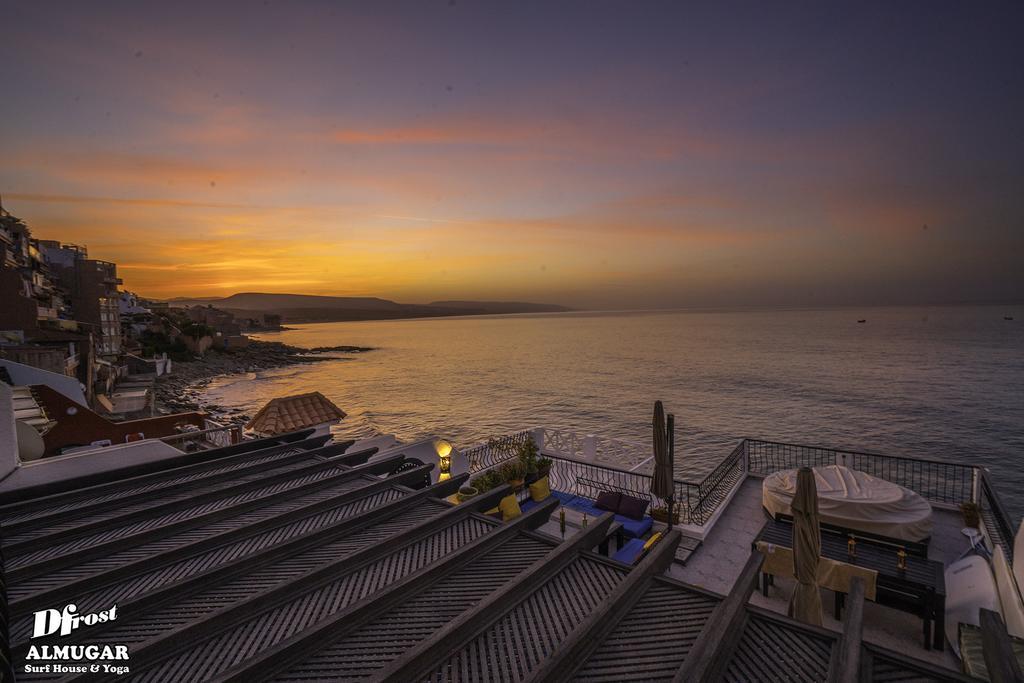 Dfrost Almugar Surf And Yoga Ostello Taghazout Esterno foto